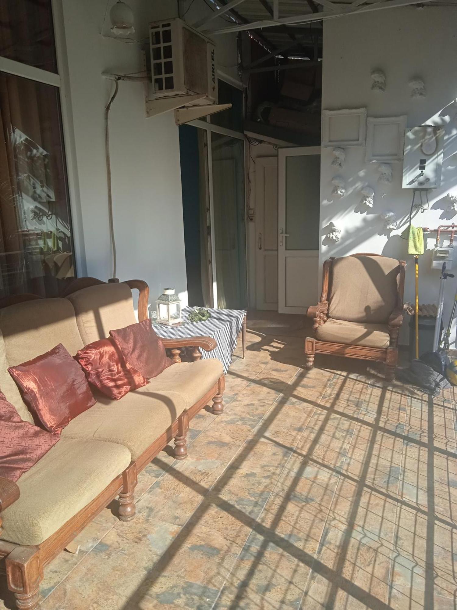 Apartment Maisi バトゥーミ エクステリア 写真