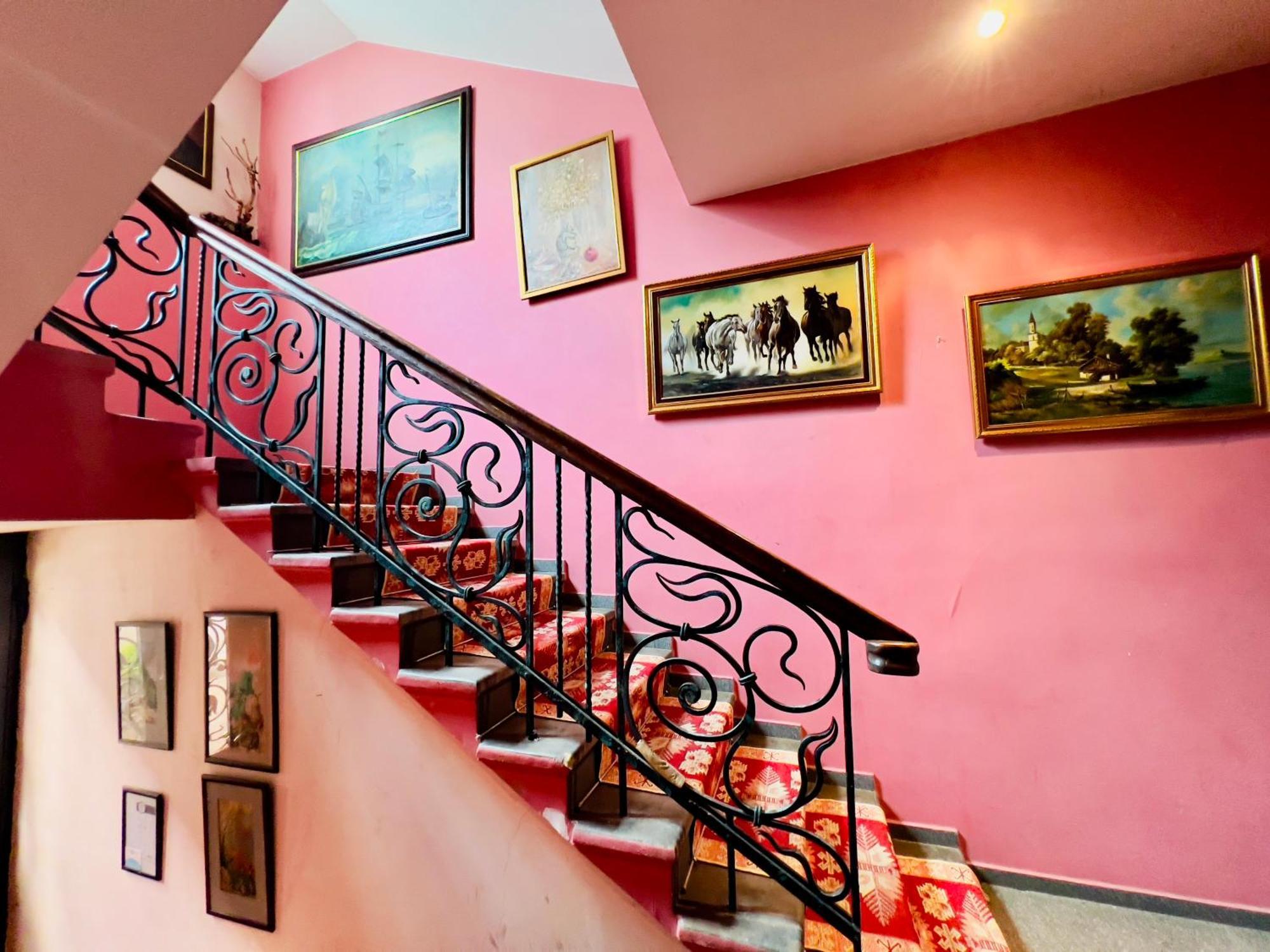 Apartment Maisi バトゥーミ エクステリア 写真