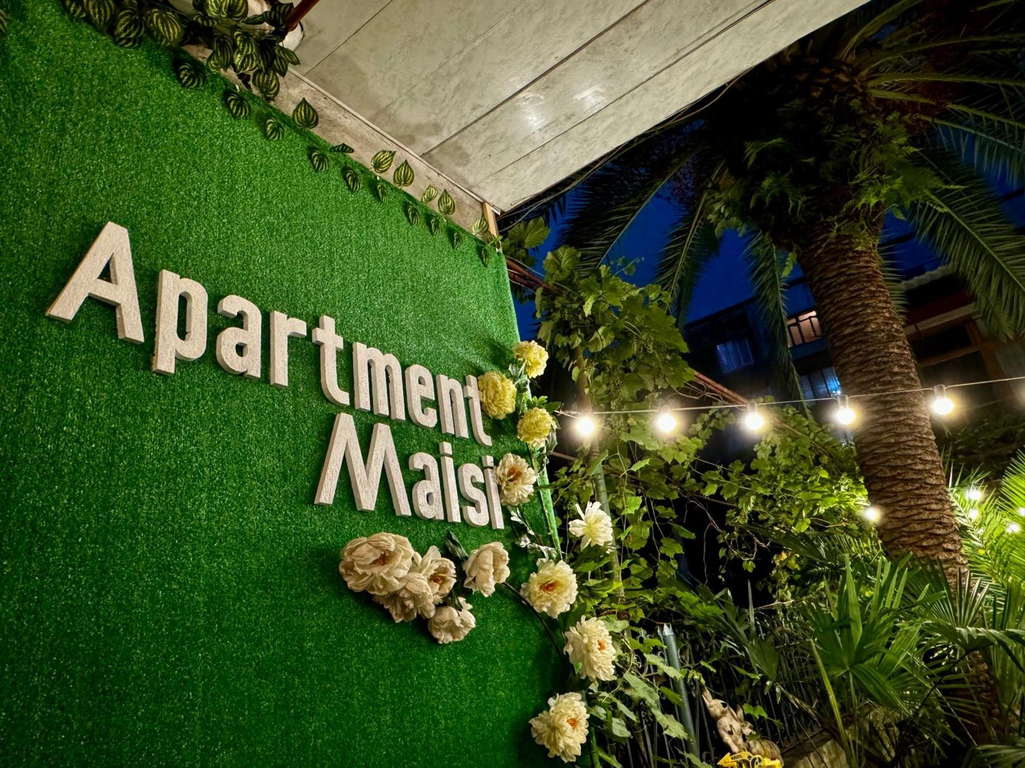 Apartment Maisi バトゥーミ エクステリア 写真